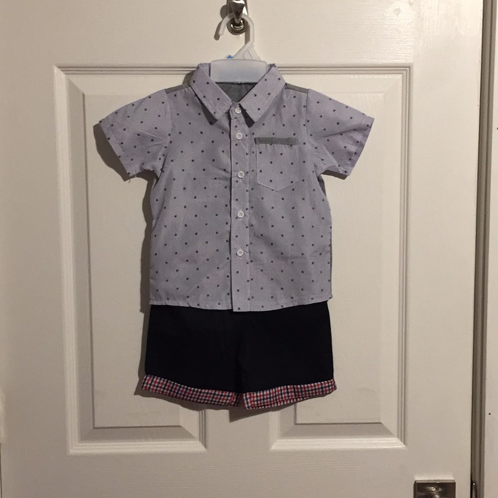 NWT Petit Juniors 2 piece set size 12/18 months